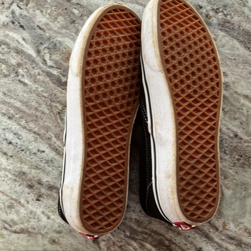 Vans - Picture 2 of 5